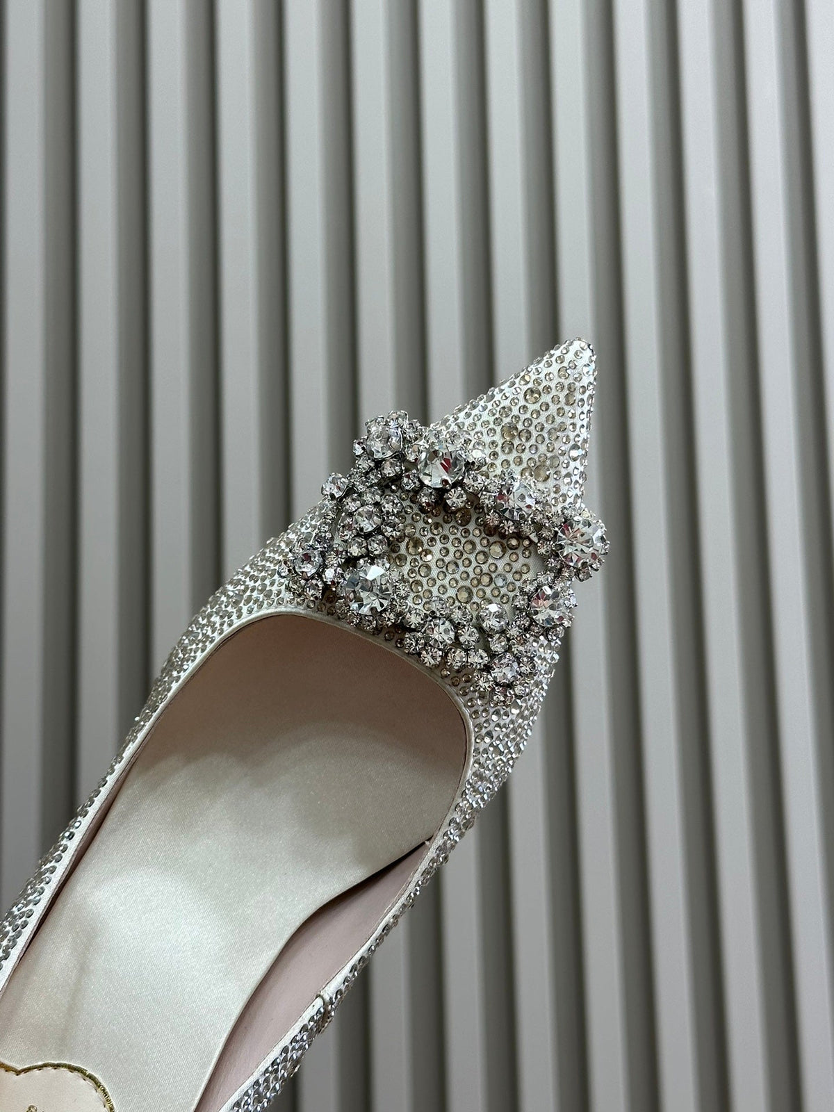 Flower Strass Buckle Pump 85 Crystal White Leather