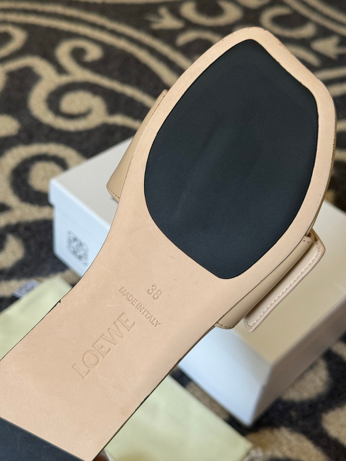 Loewe 25 Pebble Slide Beige Calfskin