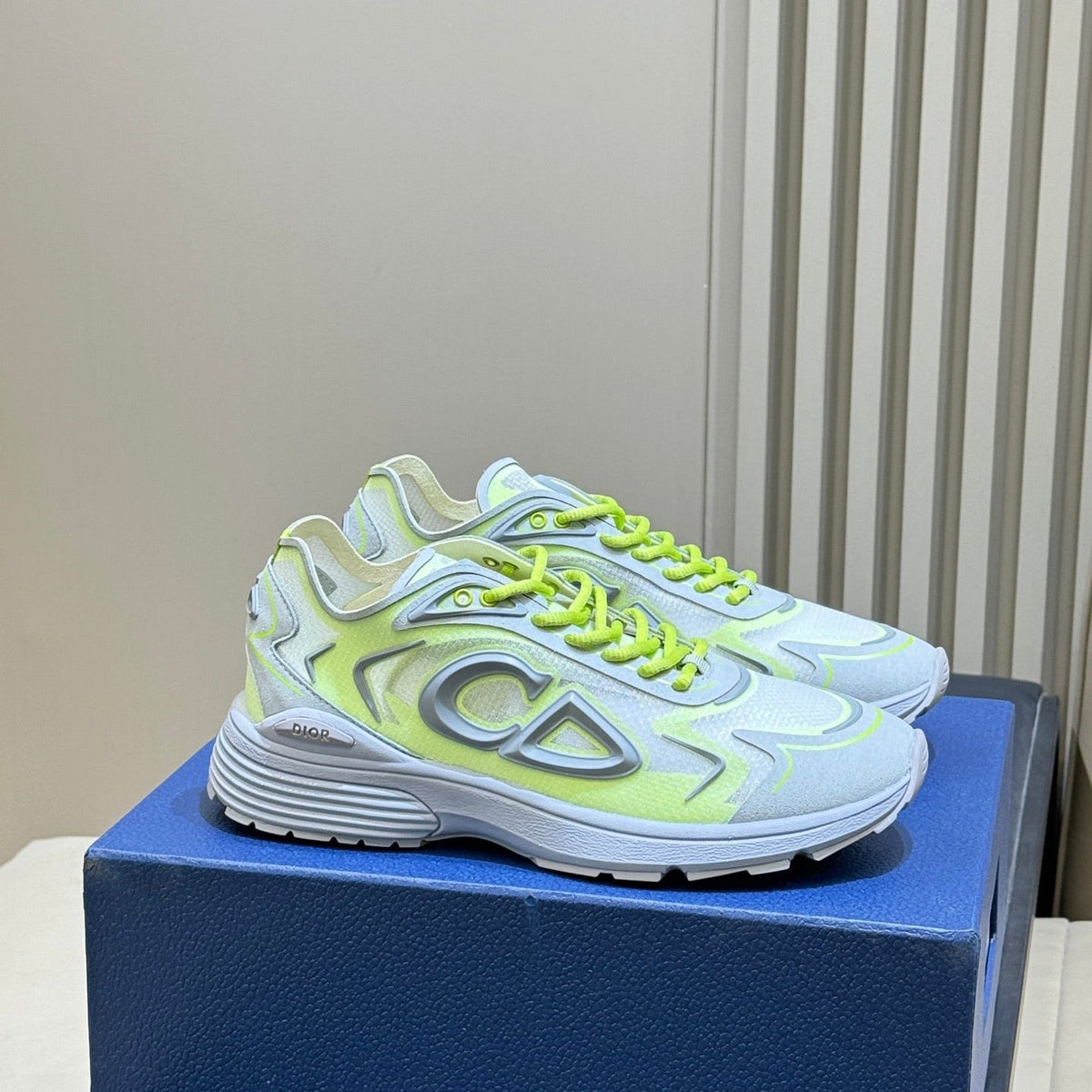 CD 26 B30 Sneaker Neon Green Silver Gray Mesh TPU 621820