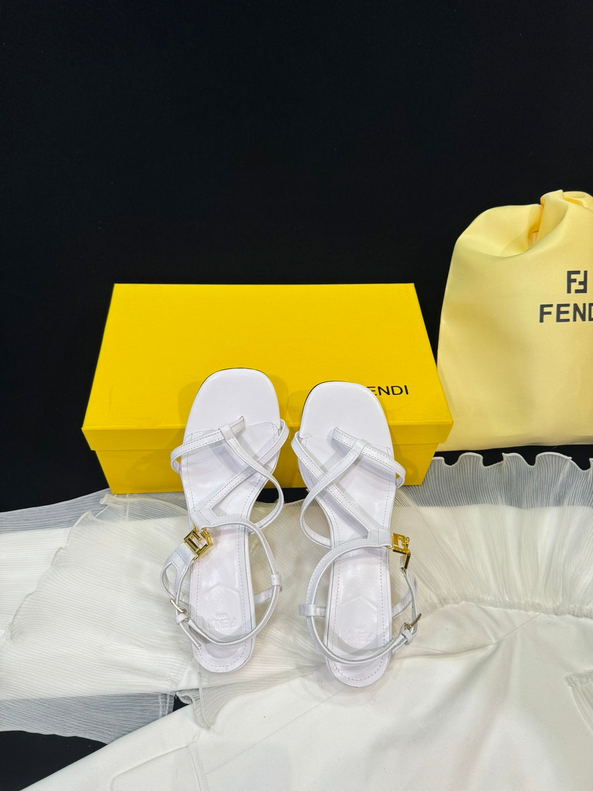 FENDI FFOLD MEDIUM-HEELED 55 MM SANDALS IN WHITE LAMBSKIN WITH GOLD HARDWARE