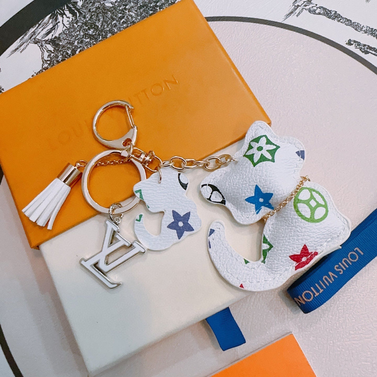 LV White Cat Charm