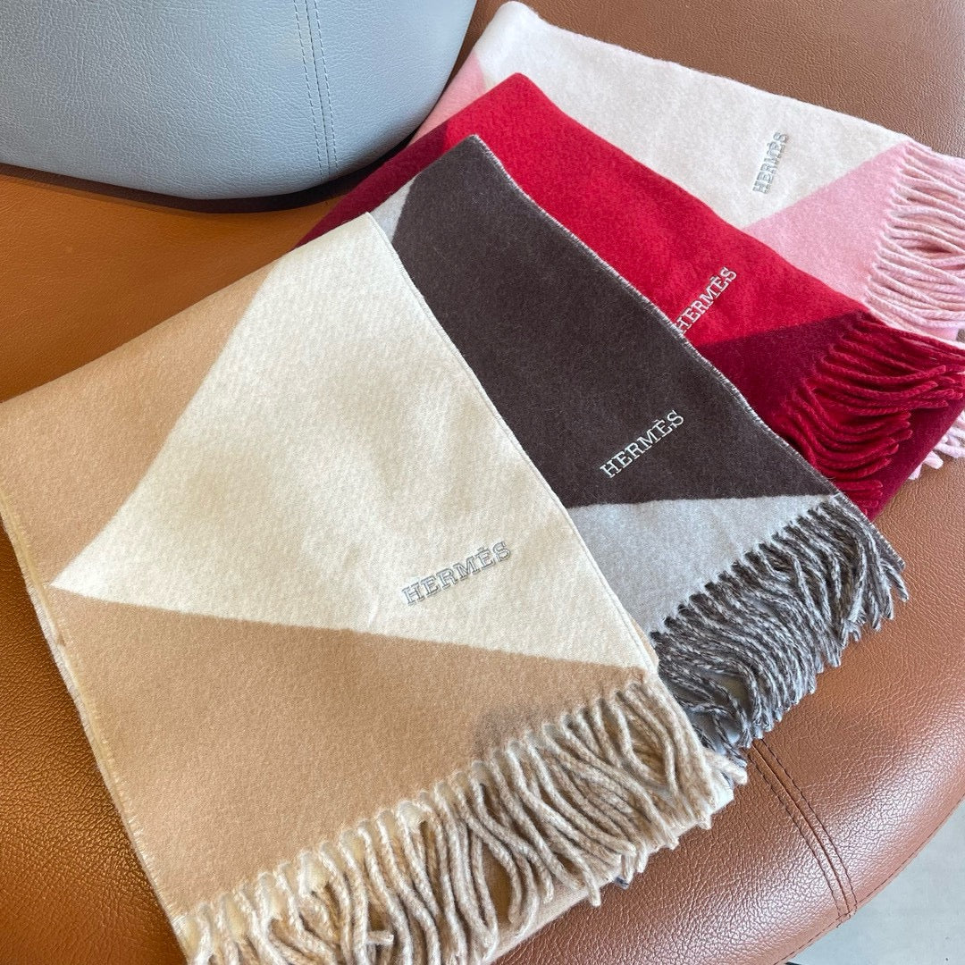 Geometric Scarf 151 CM IN Dark Brown Mix White Cashmere