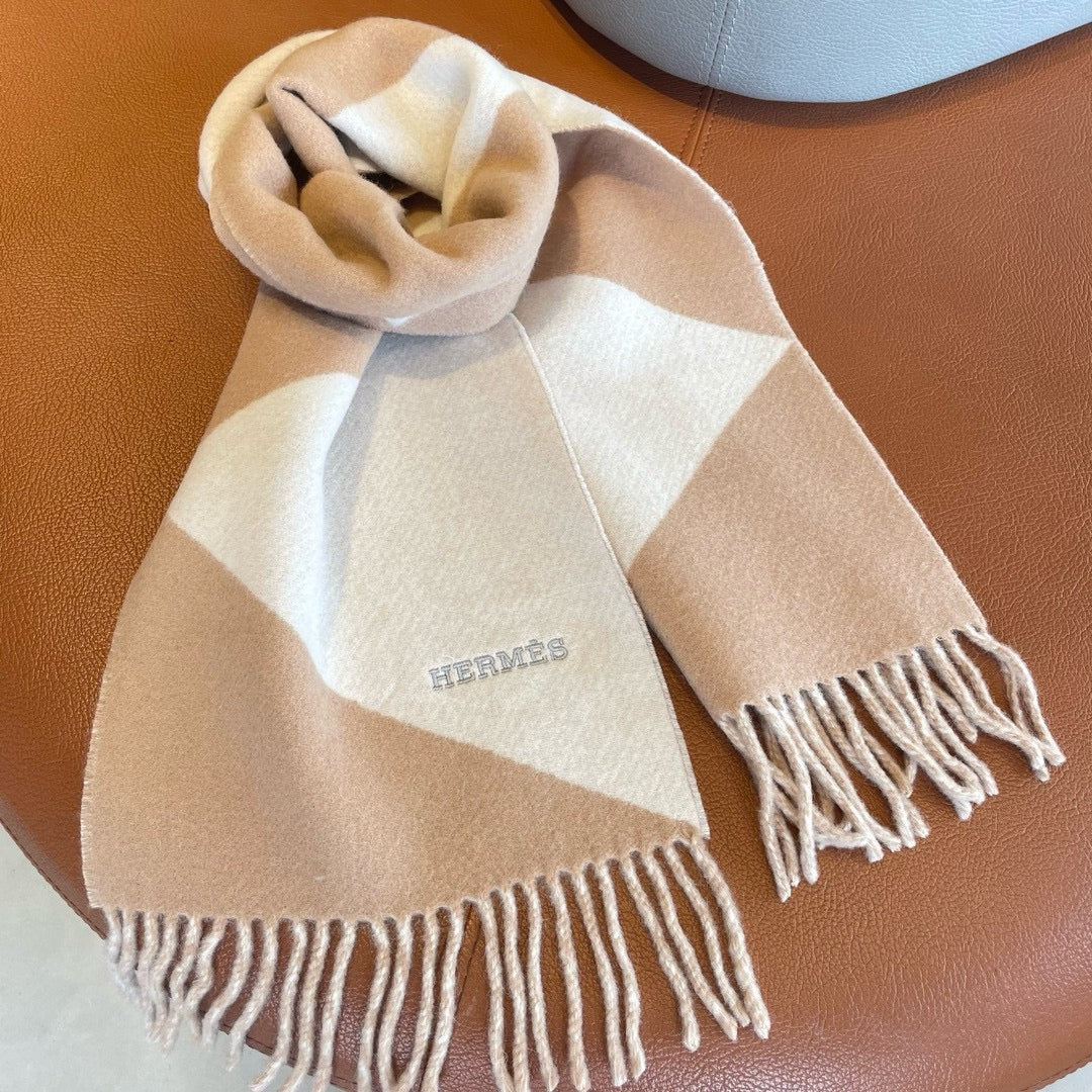 Geometric Scarf 151 CM IN Beige White Cashmere