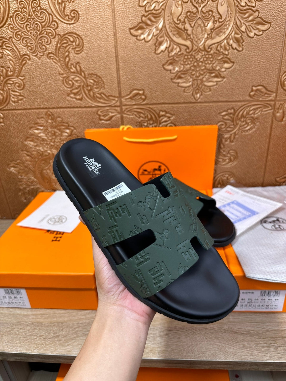 HM IZMIR SLIPPER PEACOCK CALFSKIN