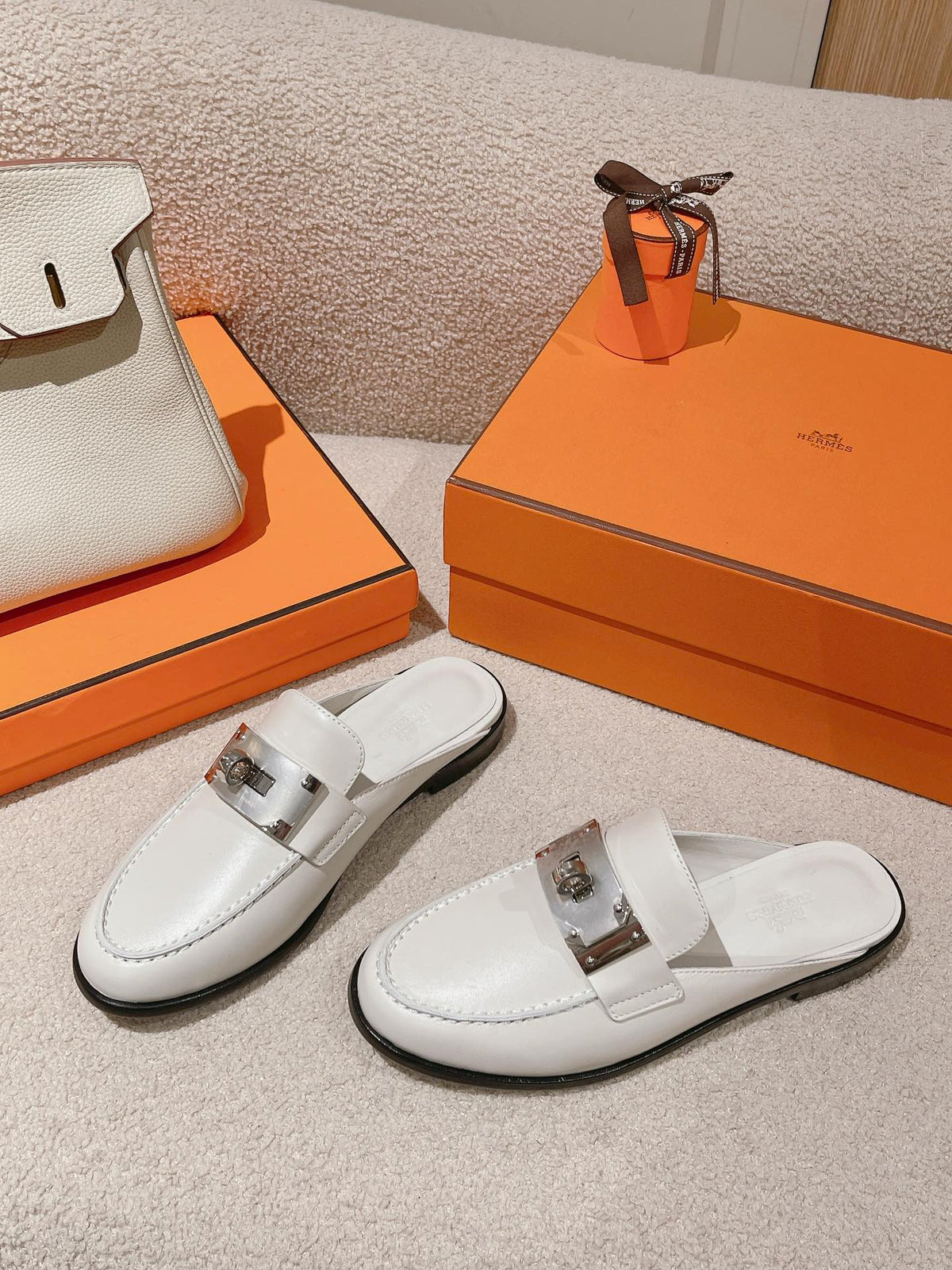 IOTA MULE BLANC DE PARIS CALFSKIN