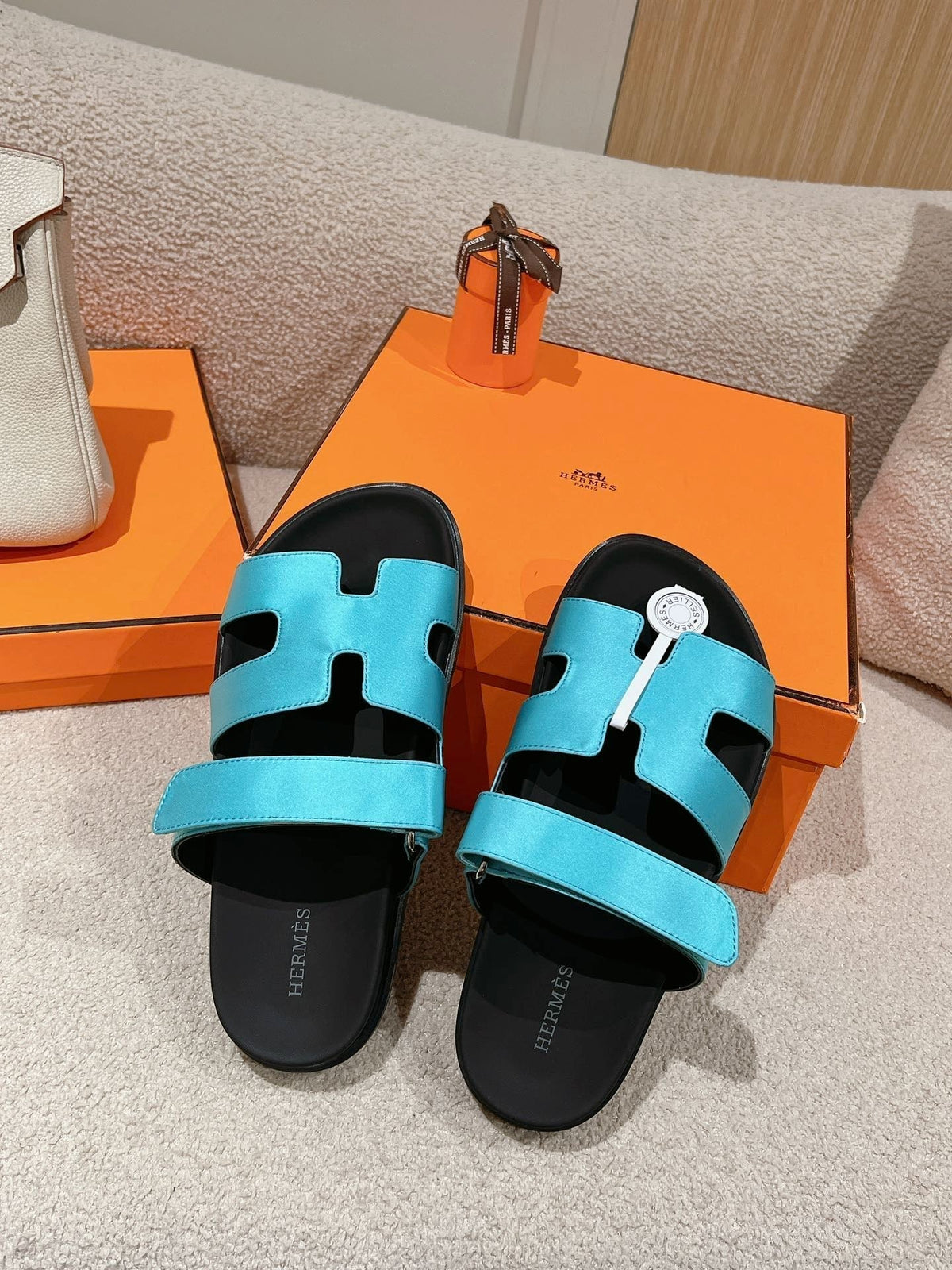 CHYPRE SANDAL BLACK MIX SKY CALFSKIN