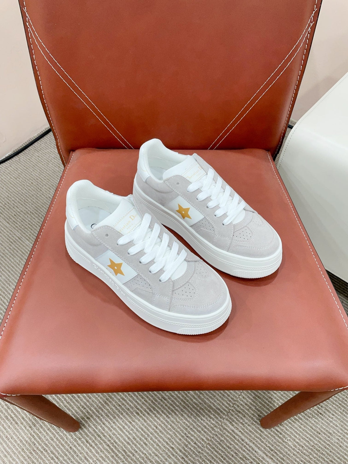 CD Star Platform Sneaker In Light Grey Suede 999870
