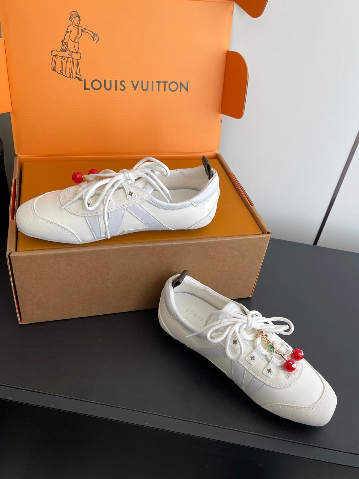 LV 26ss Ballet Sneakers White Cowhide Suede 631494