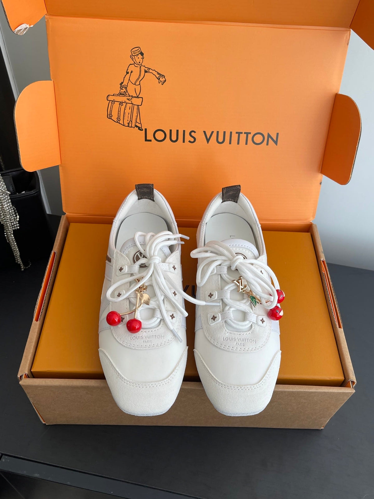 LV 26ss Ballet Sneakers White Cowhide Suede 631494