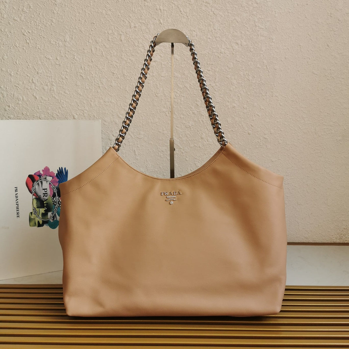 CHAIN TOTE 39 SOFT BEIGE CALFSKIN SILVER HARDWARE