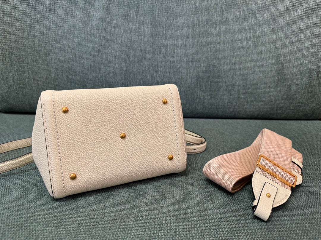 VALENTINO small 19 handbag white calfskin 538536