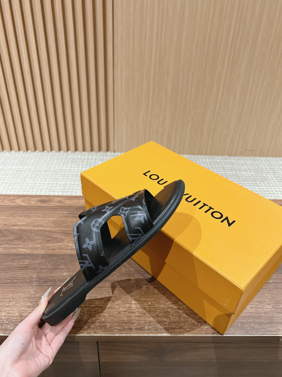 LV Oasis Black Monogram Calfskin