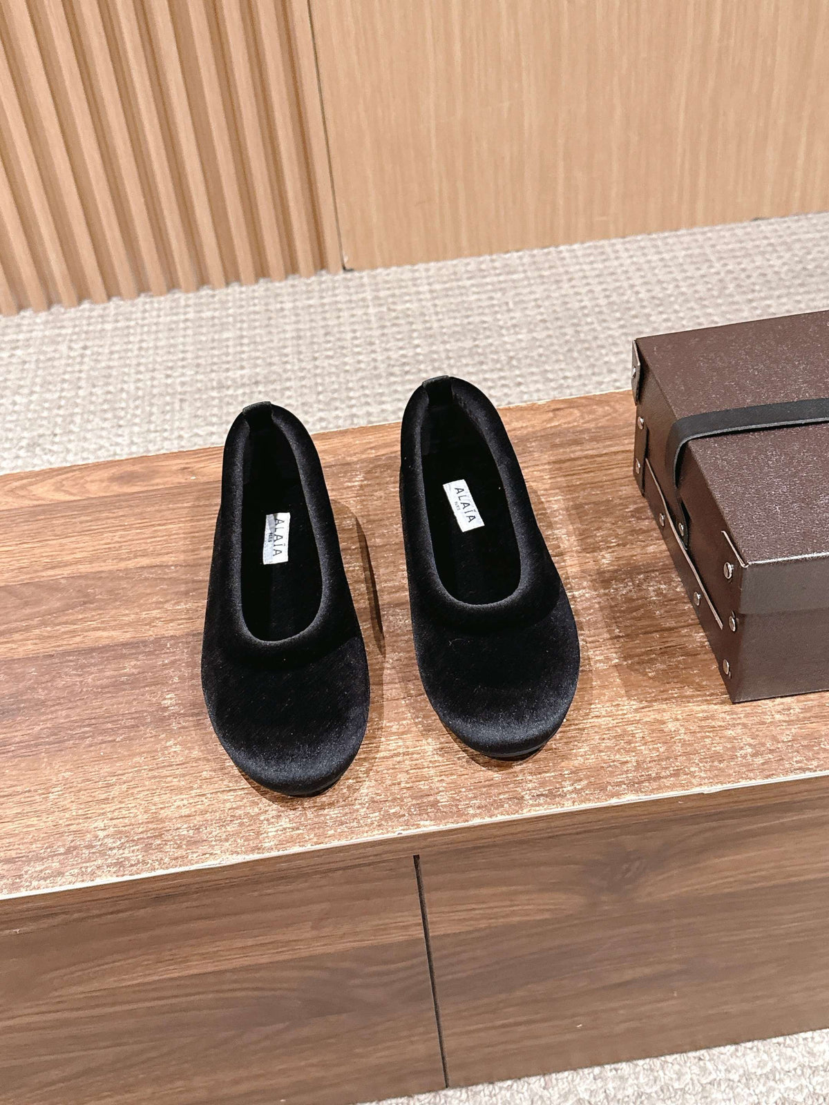 Alaia 2025 Ballet Flat Black Velvet 553856