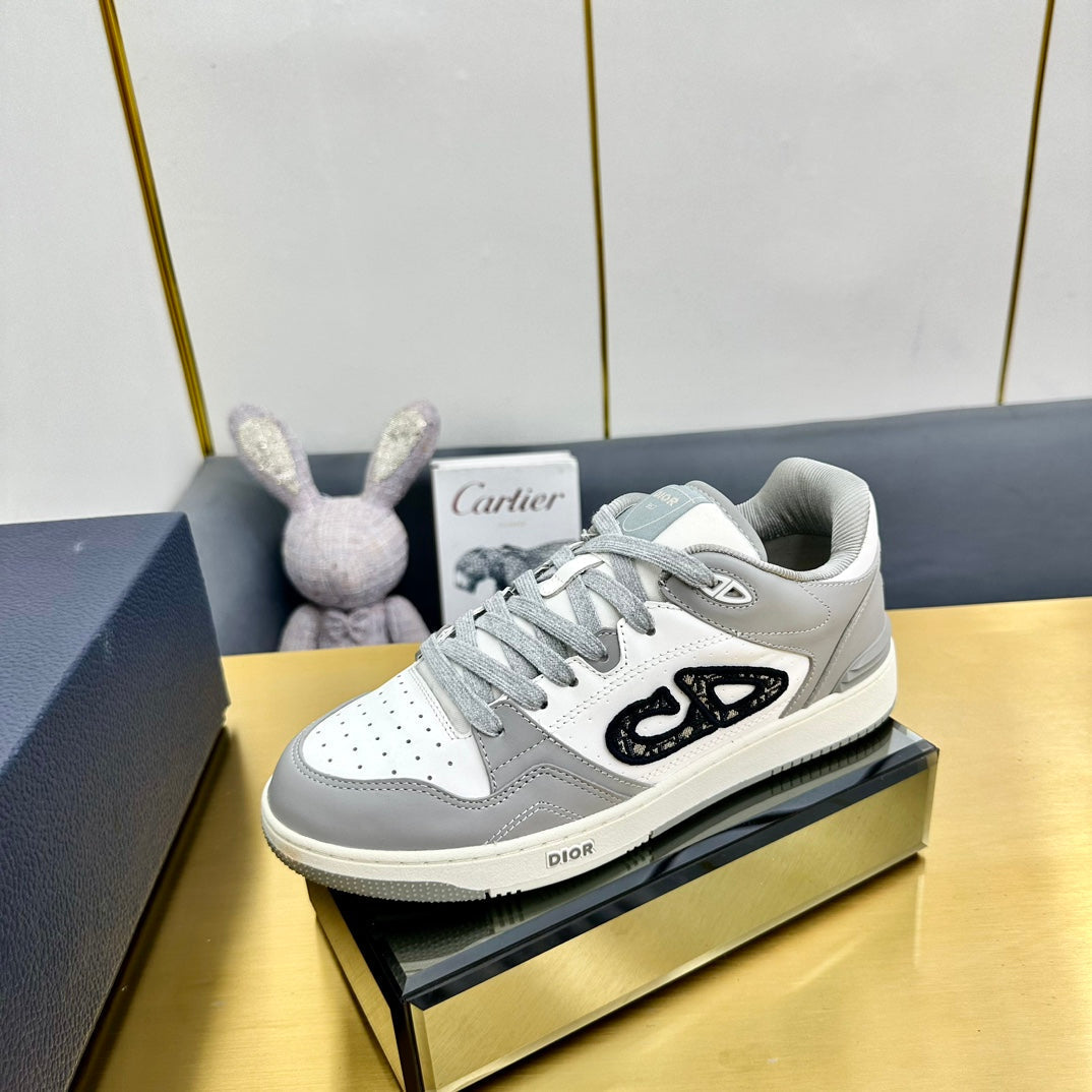 CD B57 Mid-Top Sneaker In Light Grey Calfskin 993841