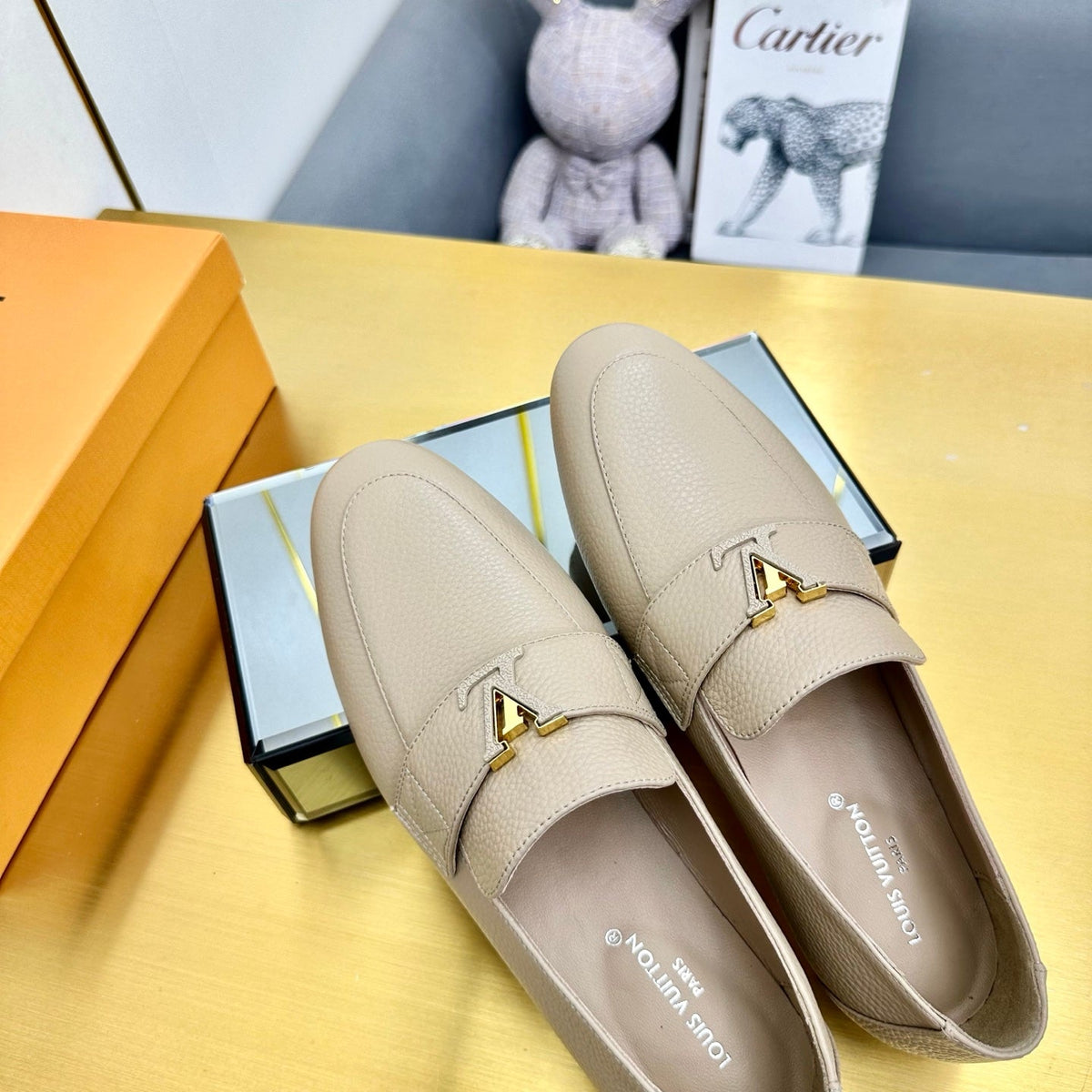 LV 25C Capri Loafer Cream Wrinkled Cowhide 219931