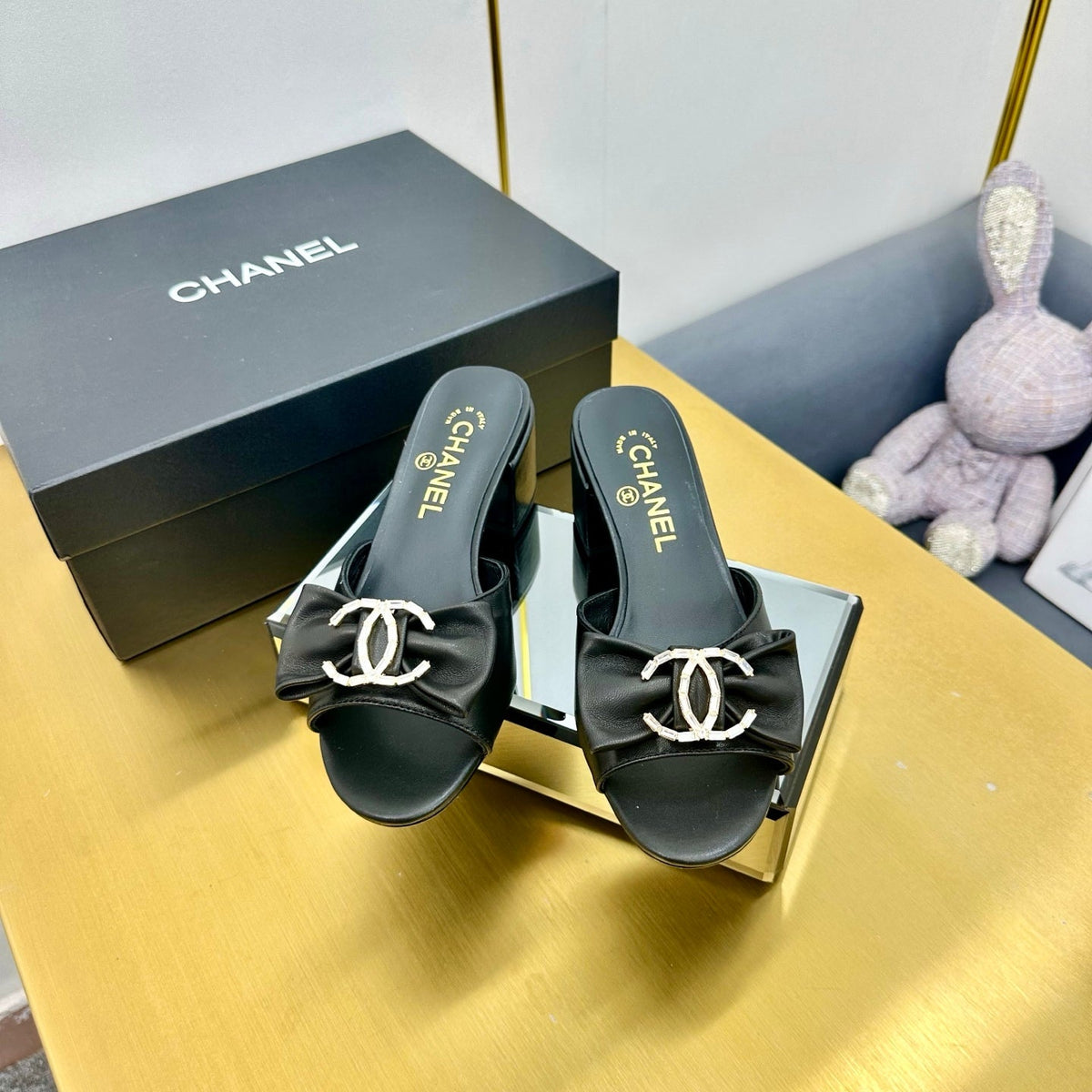 CC 25 Mid Heel Mules Black Sheepskin 238478