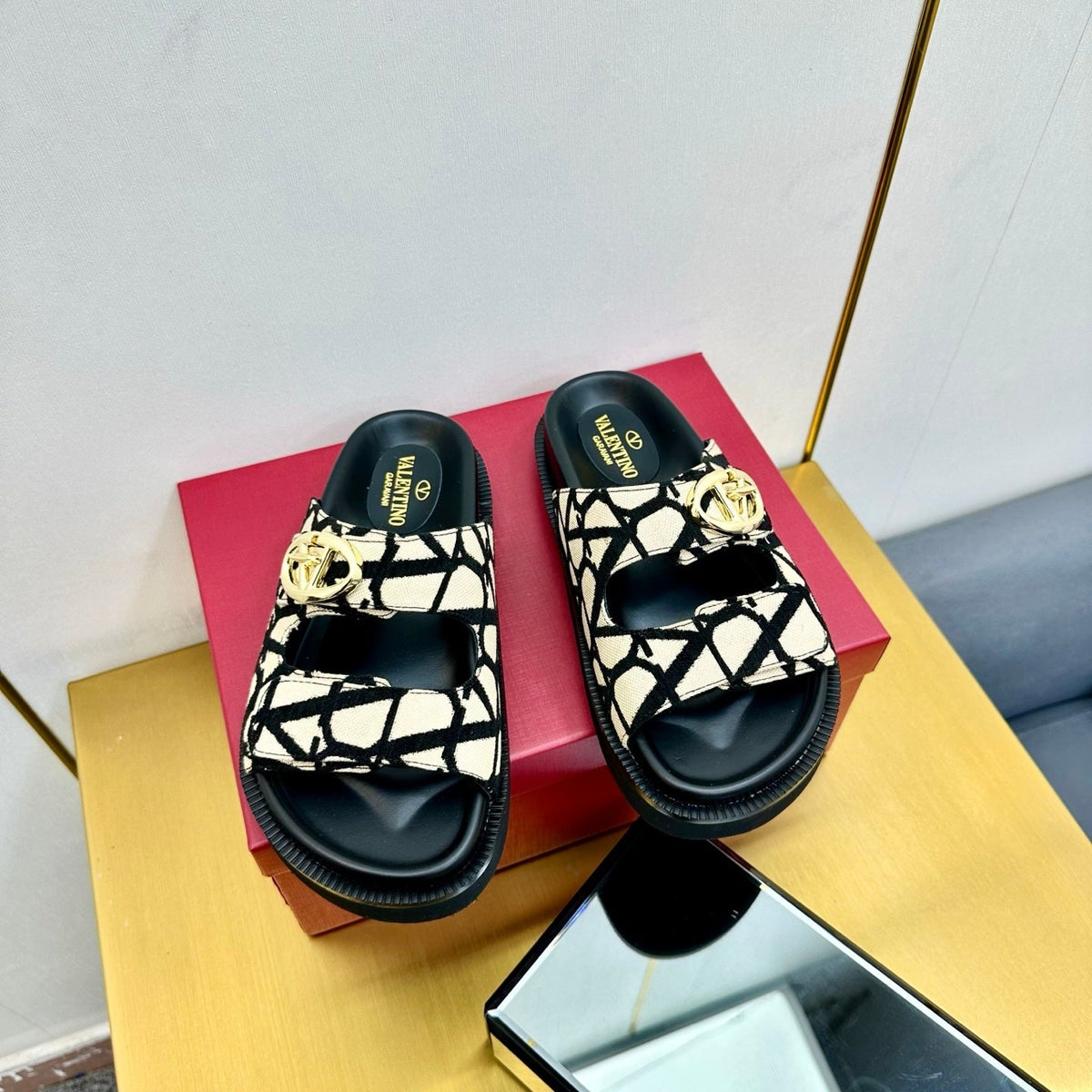 VT 25 Platform Sandals Black Beige Slippers Cowhide