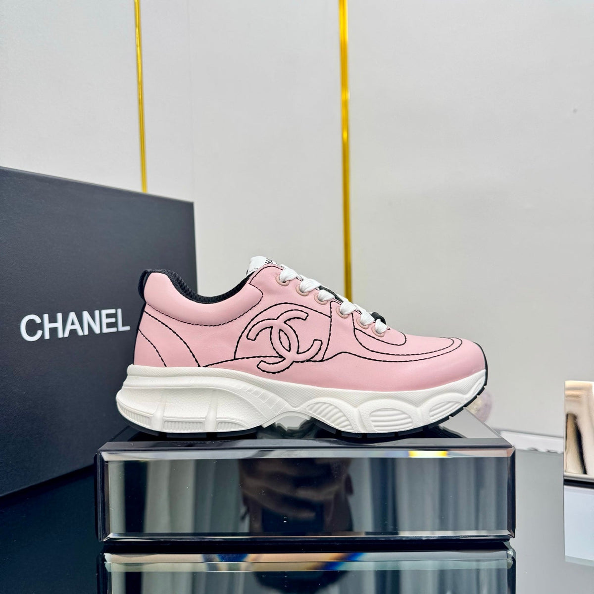 CC Sneaker Pink with Logo Cowhide 238620
