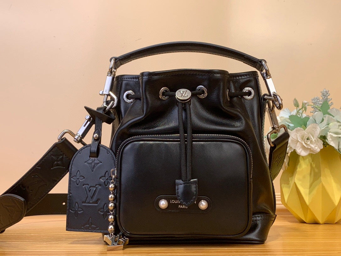 LV Noe Cargo Jmlt Black Calfskin 205342
