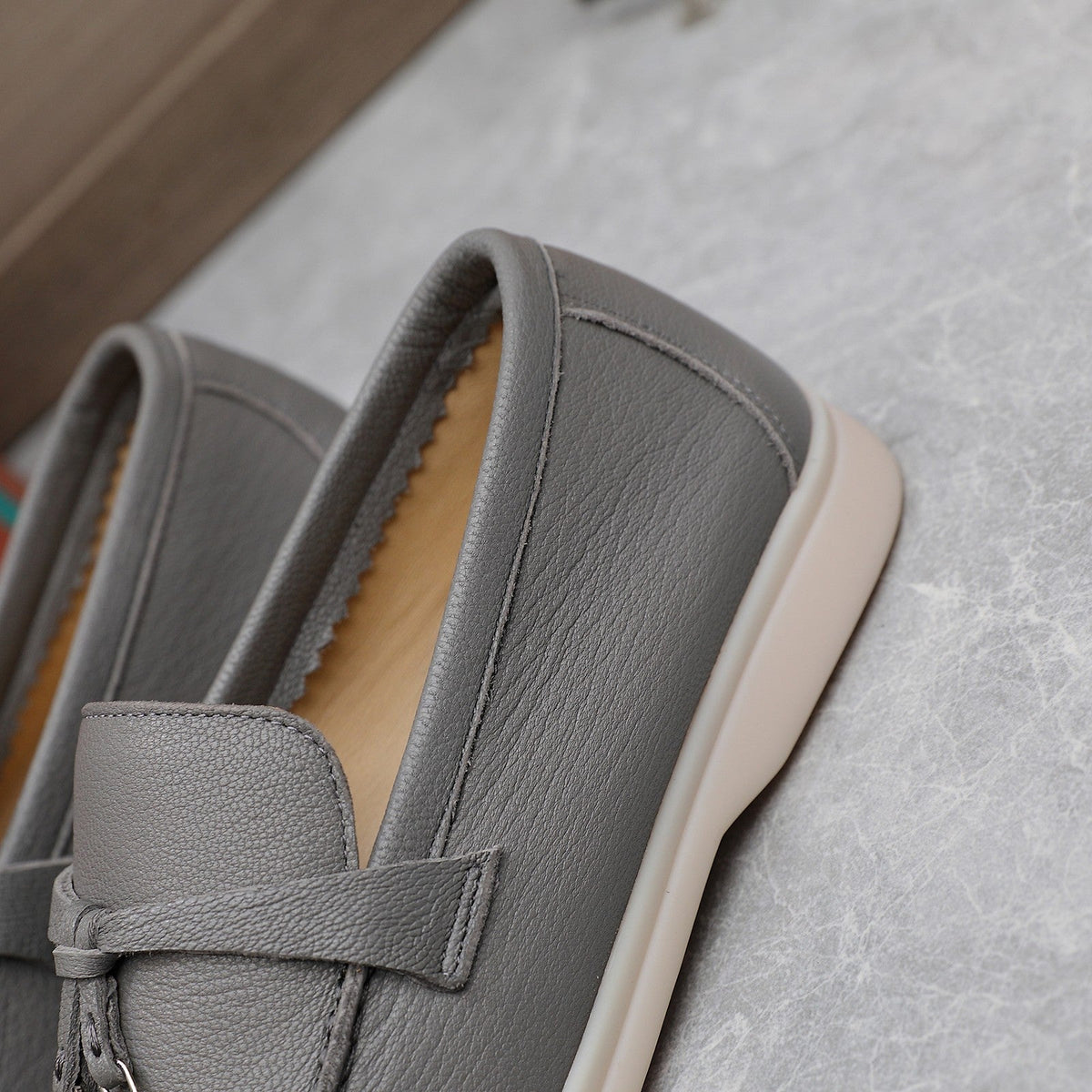 LP SUMMER CHARMS WALK LOAFERS LIGHT GRAY LAMBSKIN