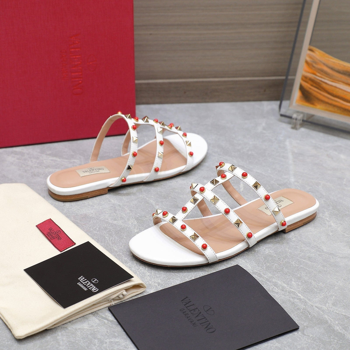 VT 25 Rockstud leather slides White Sheepskin 289660
