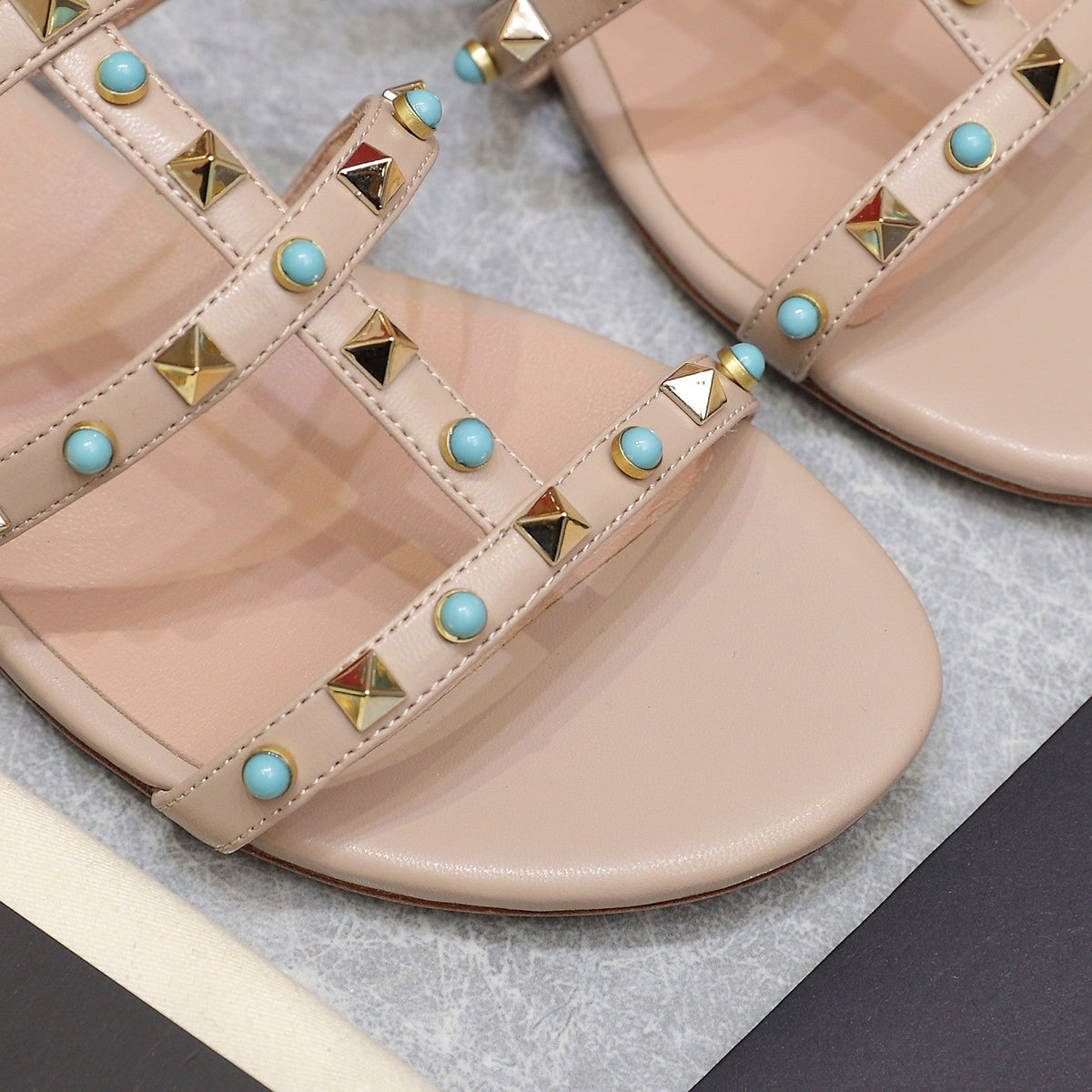 VT 25 Rockstud leather slides Nude Sheepskin 289662