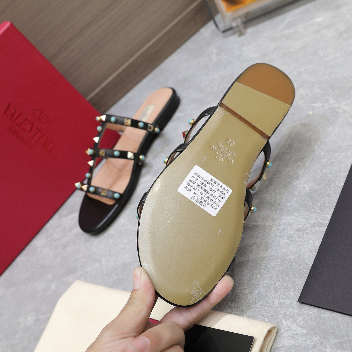 VT 25 Rockstud leather slides Black Sheepskin 289663