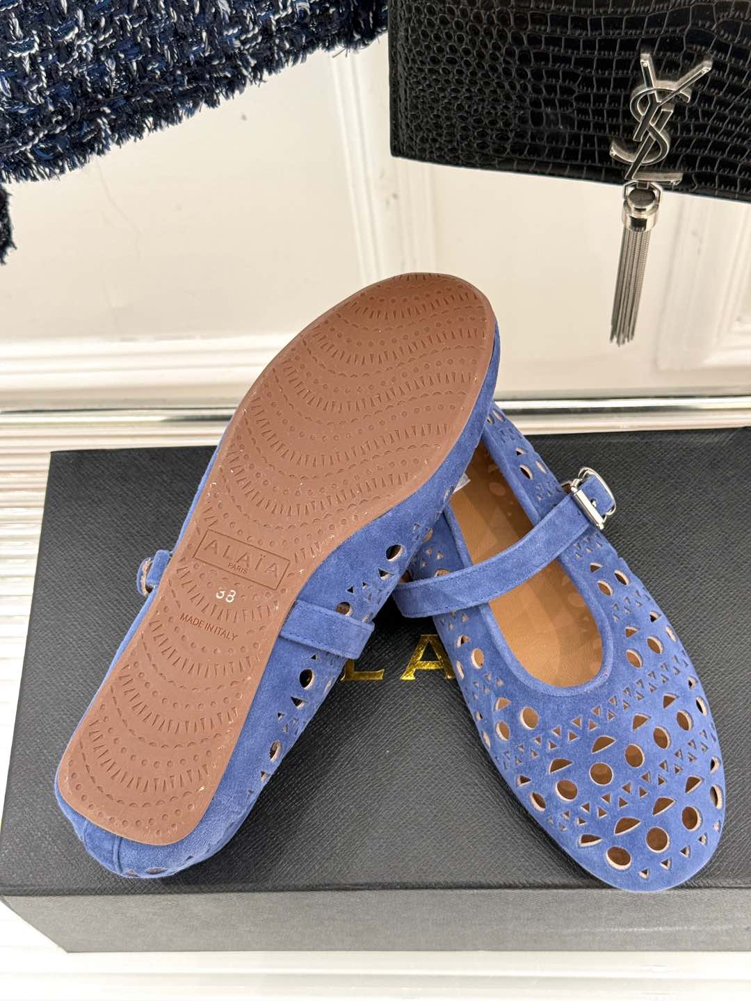 Alaia Women's Ballet Flat Royal Blue Suede 293218