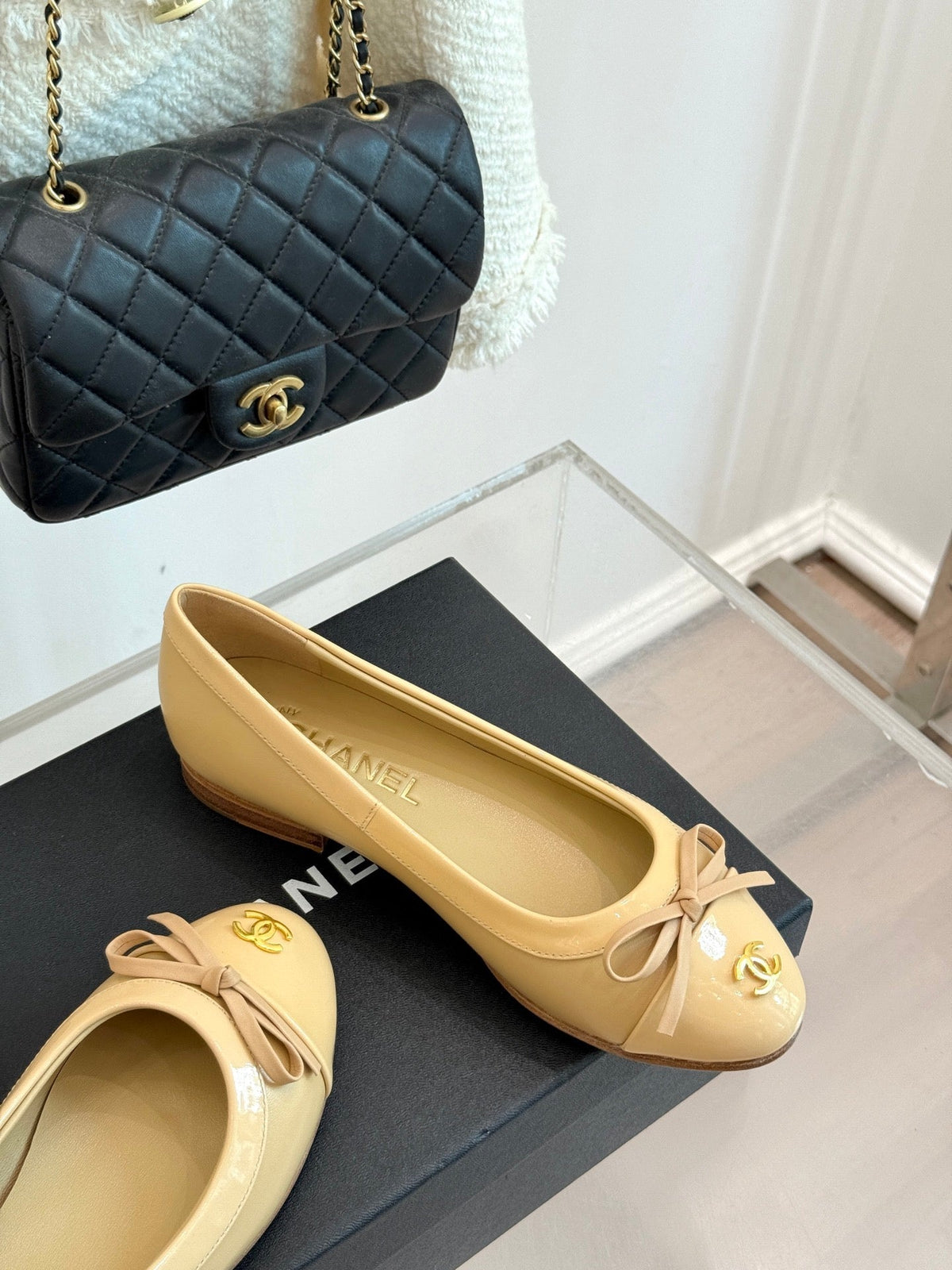 Chanel 25 Bowknot Ballet Flat Beige Sheepskin 473066