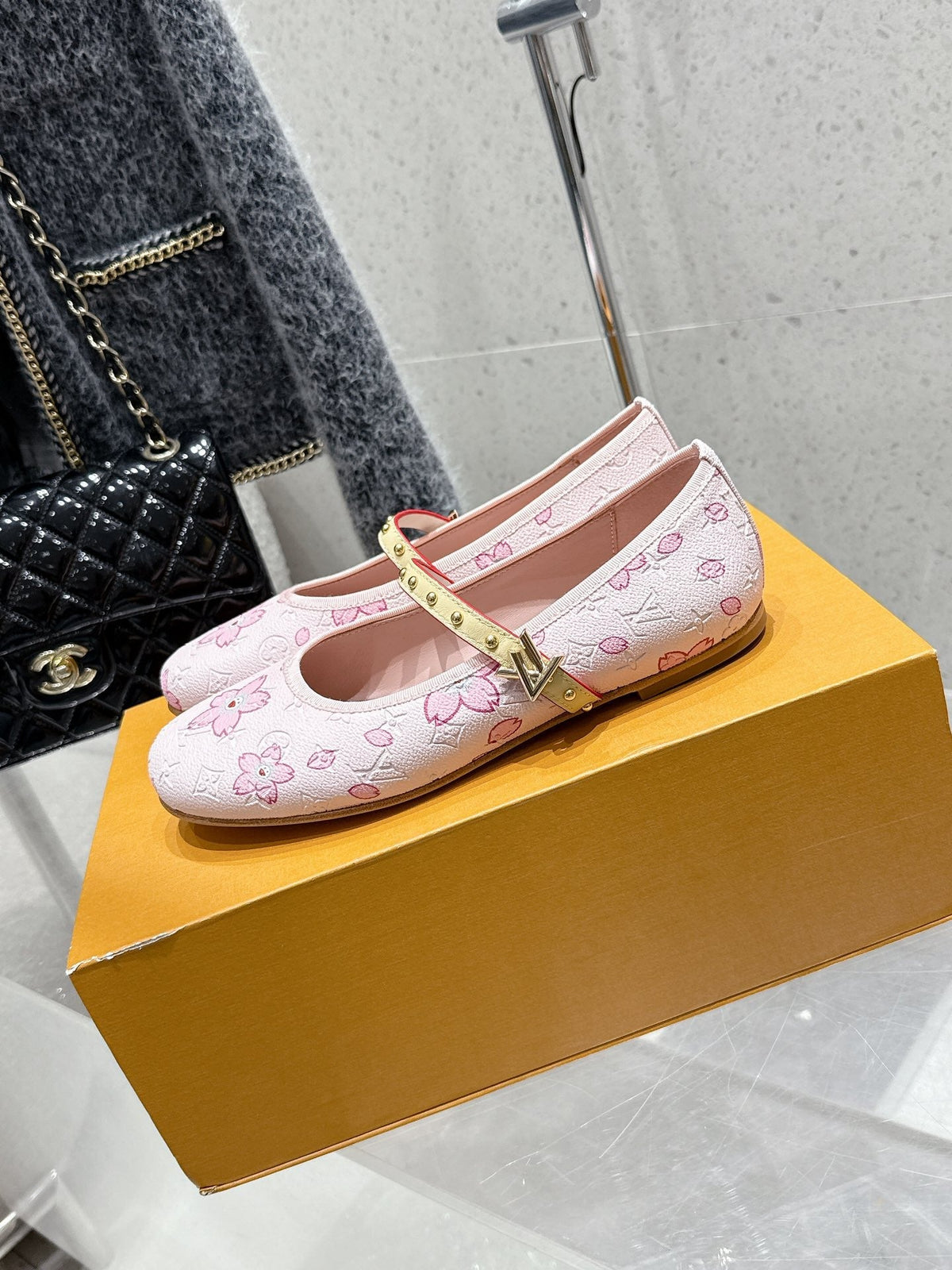 LV 26s Ballet Flats Light Pink Monogram Leather  610840