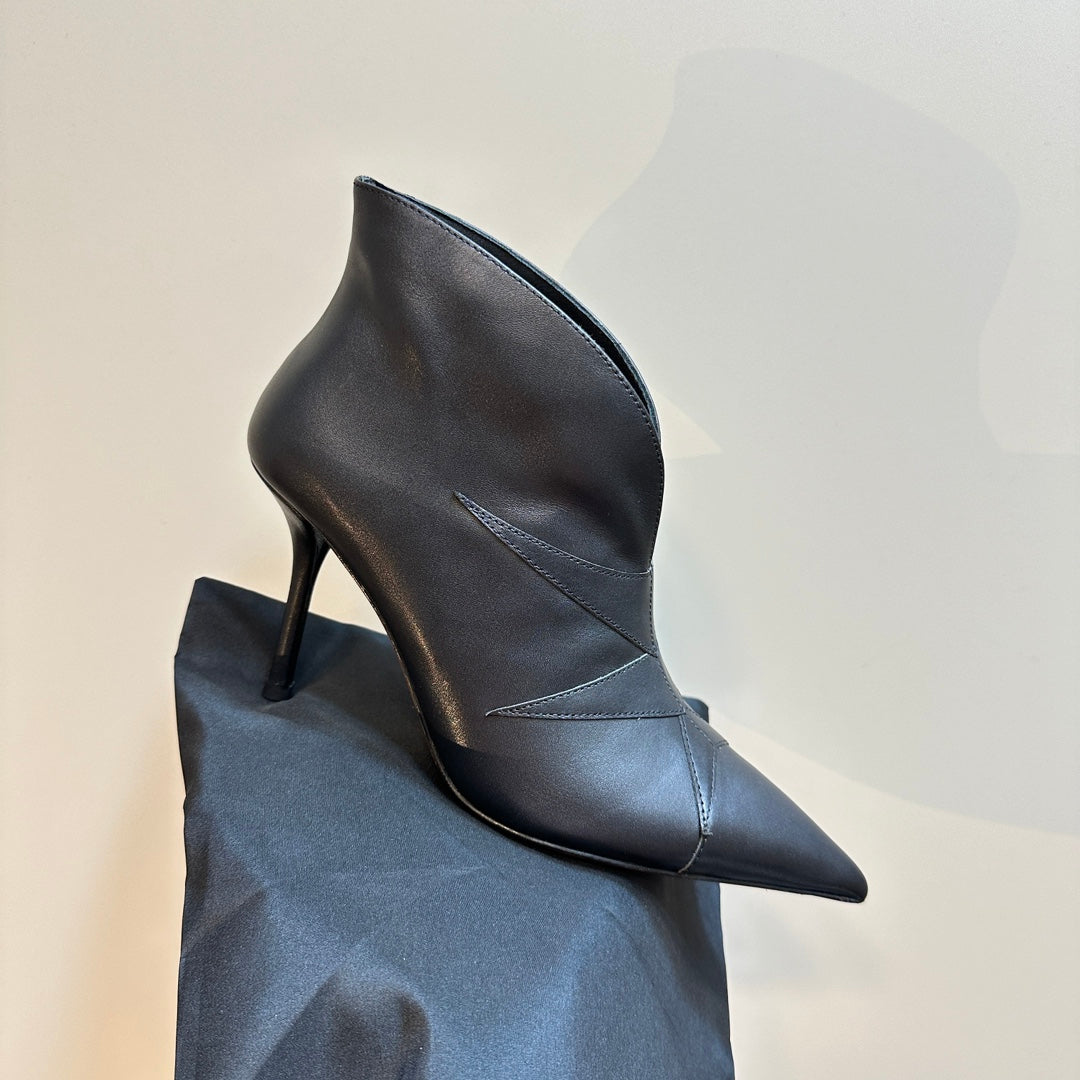 Alaila Heeled Ankle Boots 85mm In Black Cowhide 921036