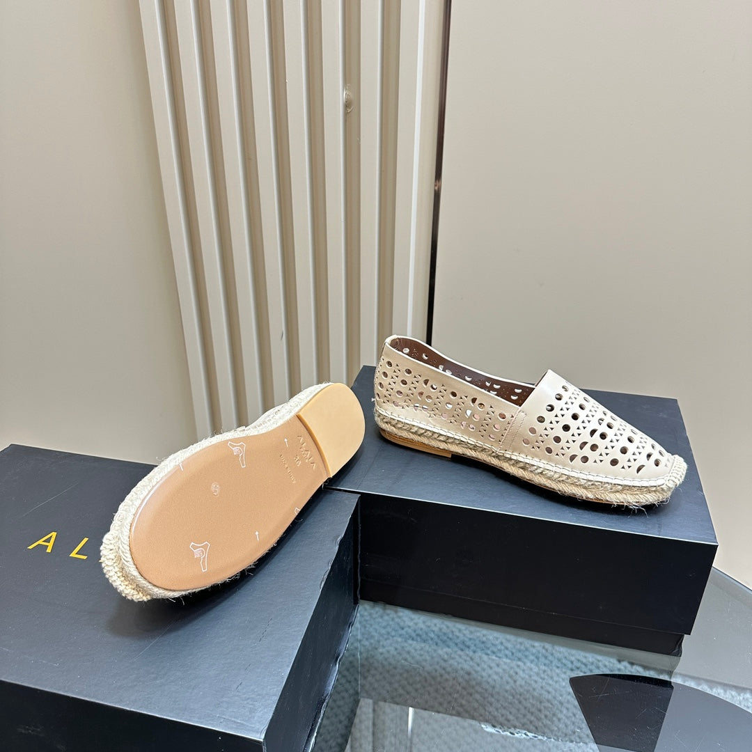 Alaila Vienne Espadrilles In Ivory White Cowhide 946256