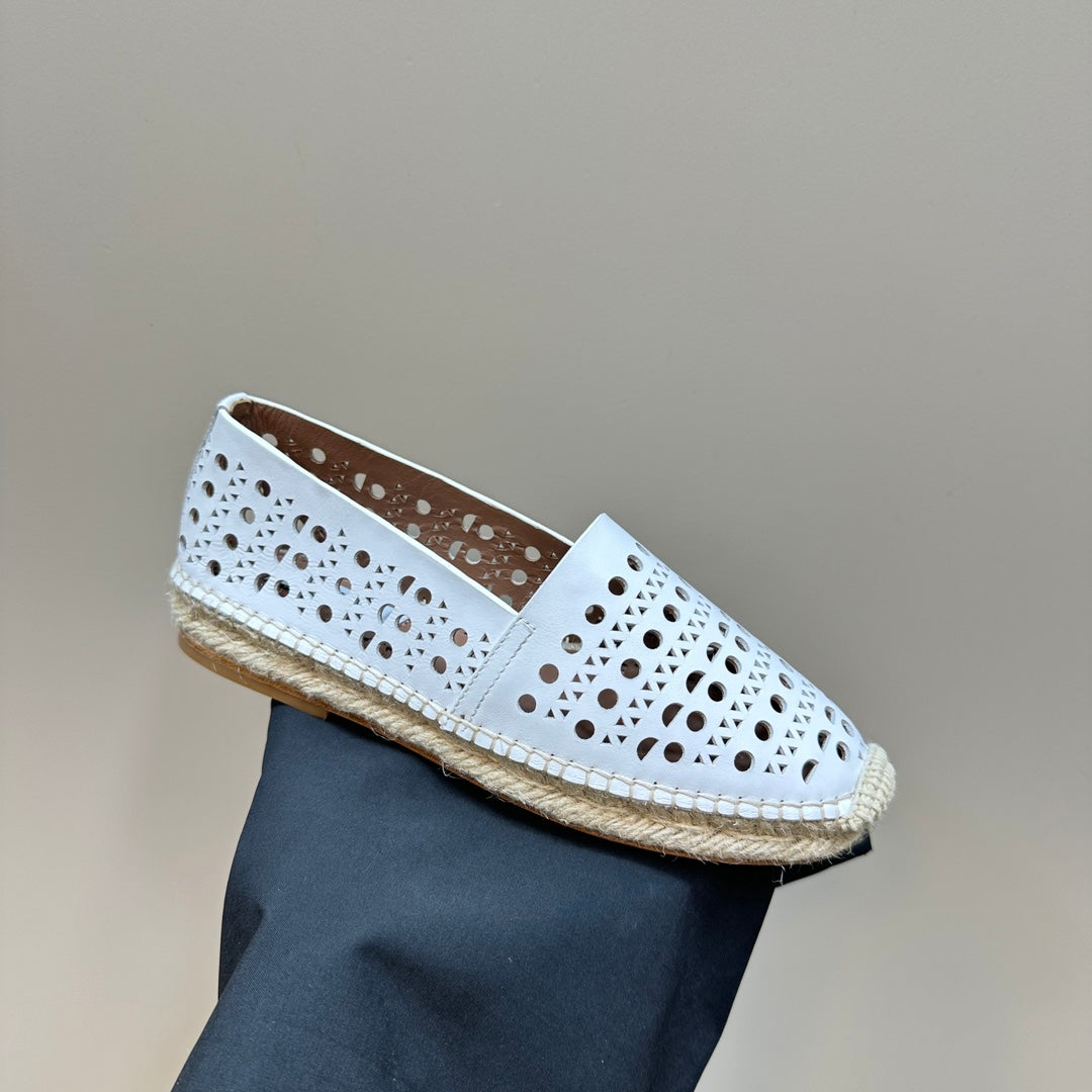 Alaila Vienne Espadrilles In White Cowhide 946258
