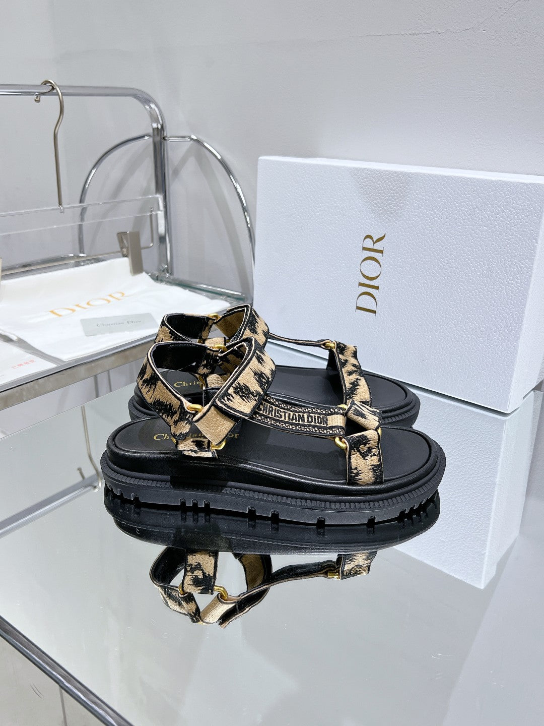 CD D-Wave Sandal In Drak Beige Black Cowhide 100765