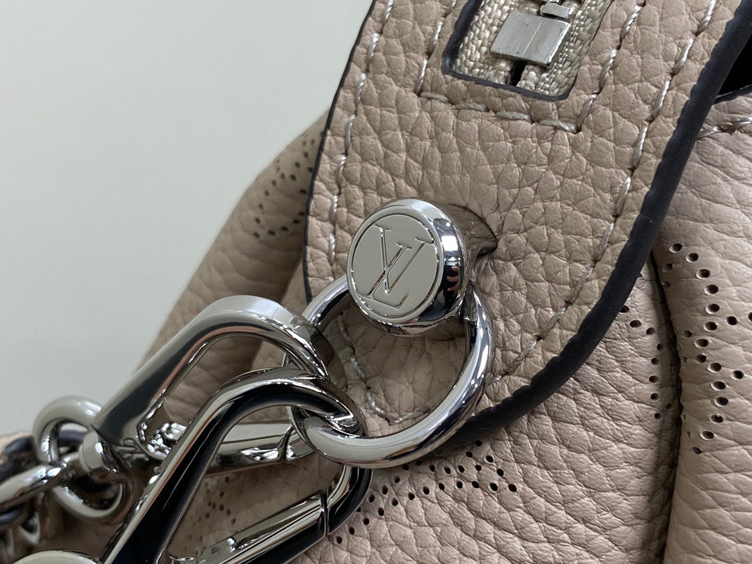 hand it all pm 29cm dark beige mahina calfskin
