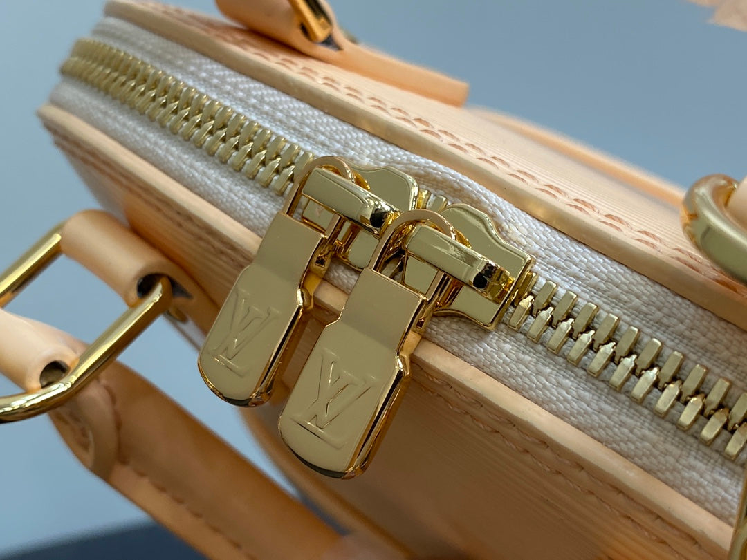 alma nano 18 beige epi calfskin