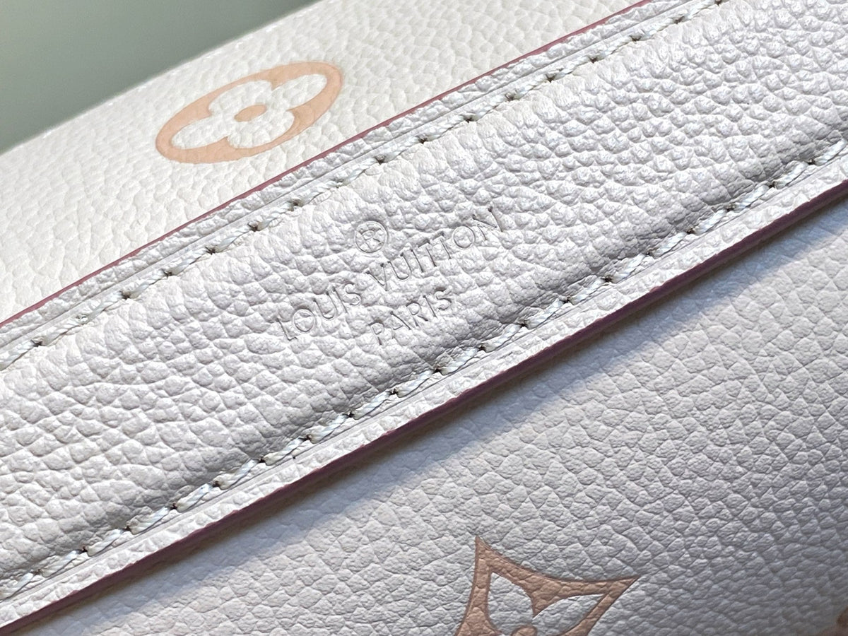 LV Pochette MÃ©tis 25cm Cream Grained Calfskin
