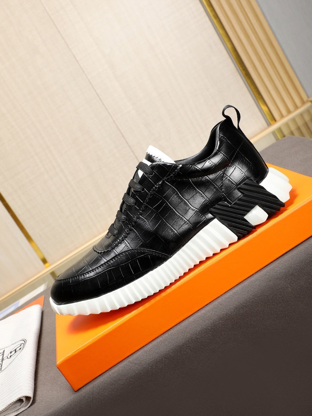 HM Men's Bouncing Sneaker Black Cowhide 664362