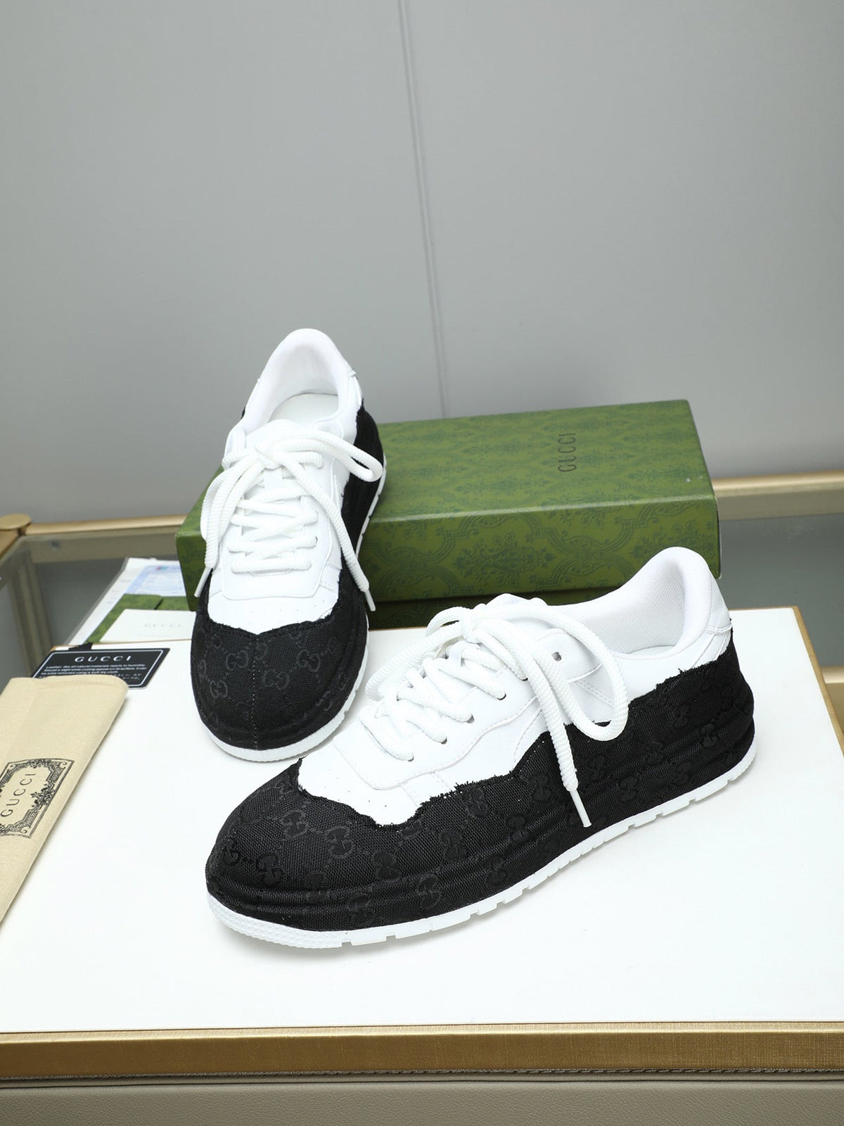 GG Men's Sneaker Black White Cowhide 587317