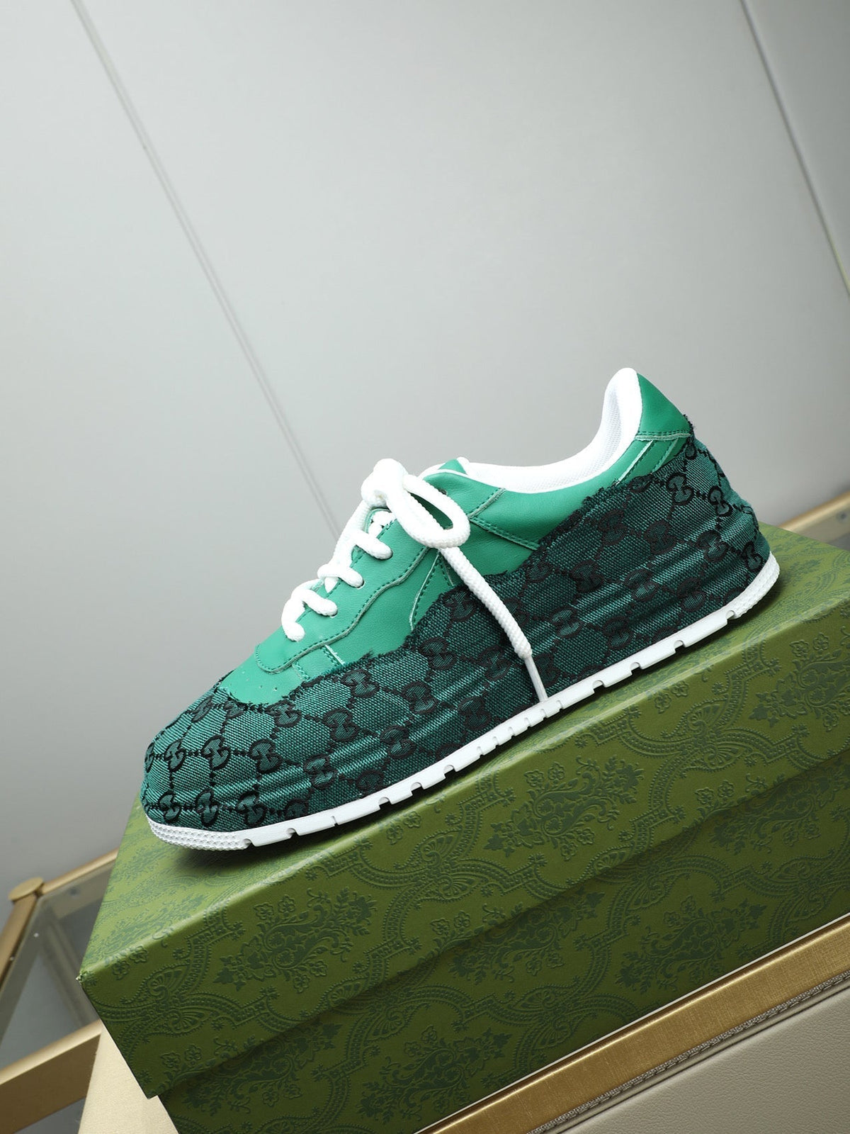 GG Men's Sneaker Green Cowhide 587319