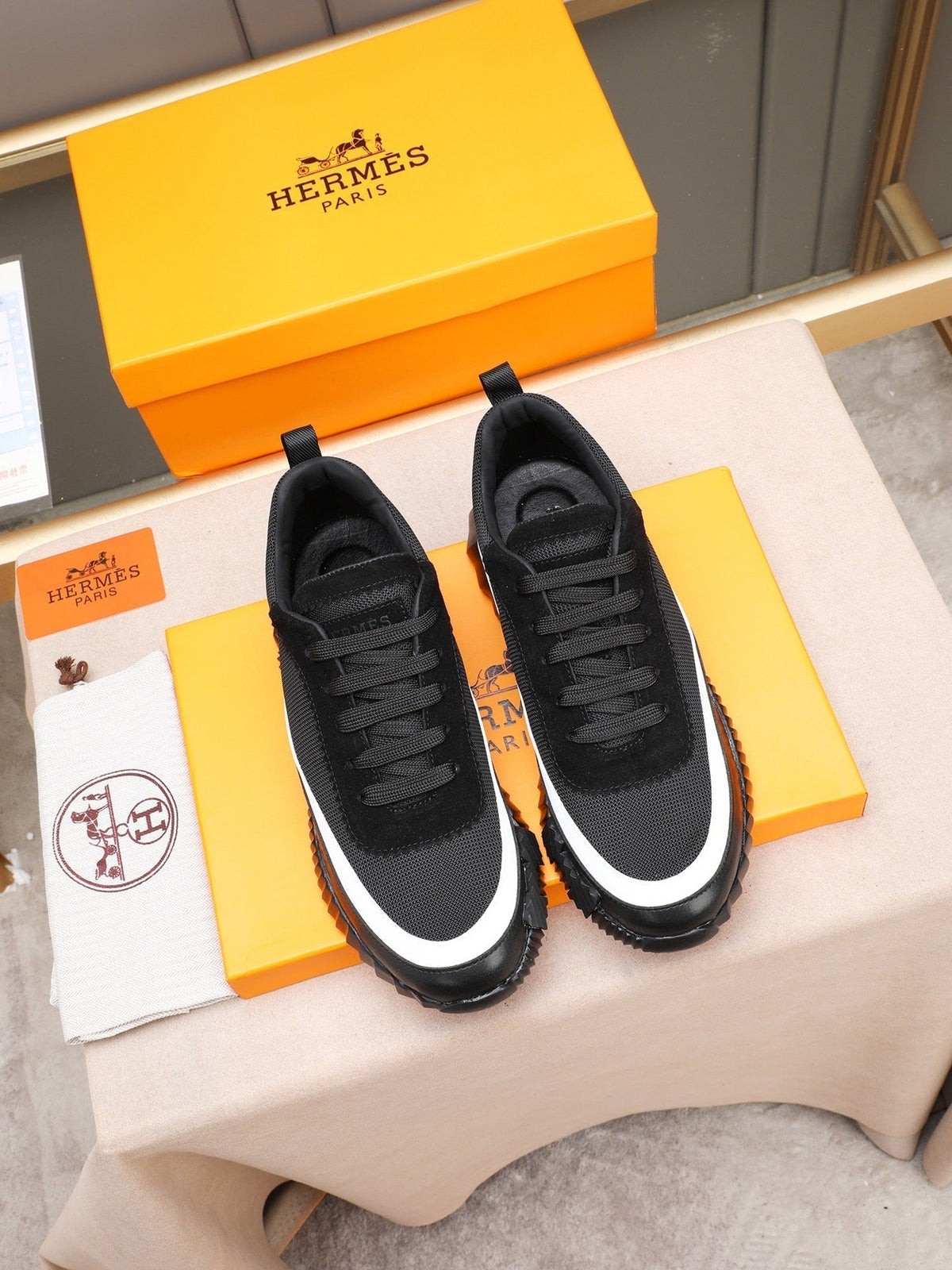 HM Men's Bouncing Sneaker Black White Calfskin Fabric 754131