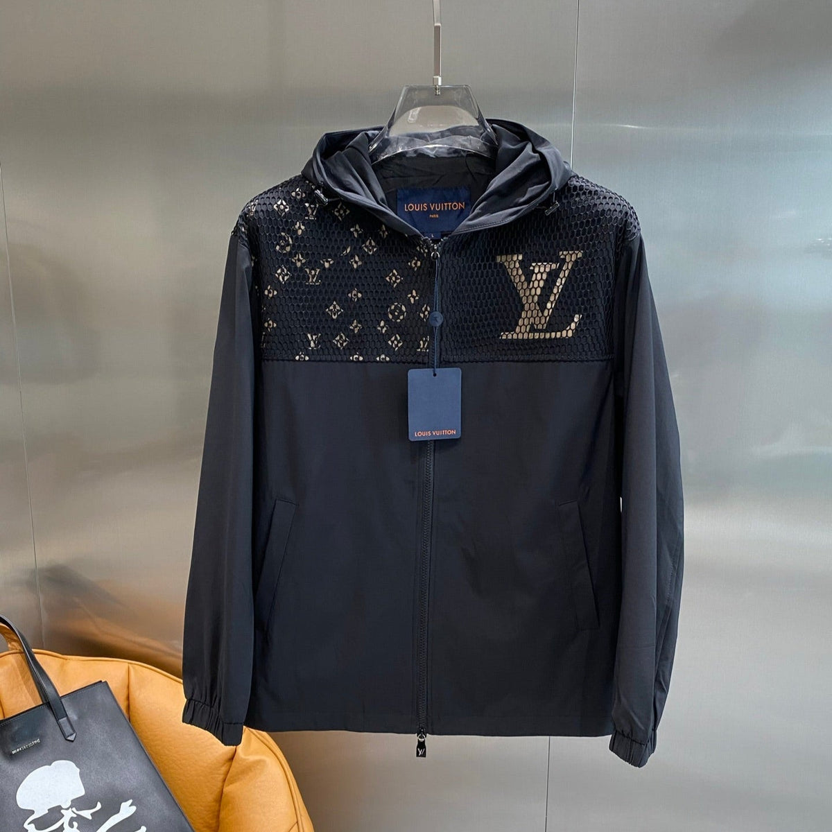 LV HOODED JACKET BLACK 238903