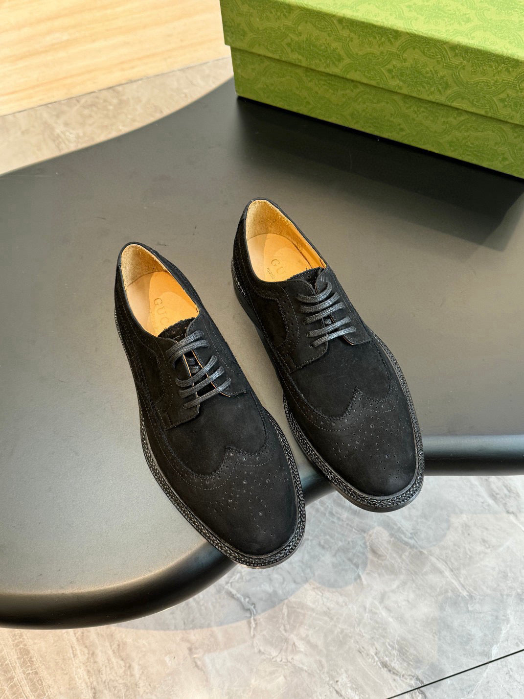 GG Men's Dress Shoe Black Suede 559324