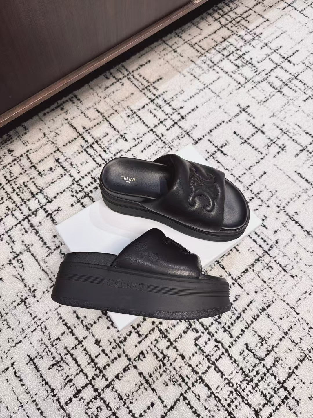 CELINE 25C BLOCK SLIDE BLACK SHEEPSKIN 233708