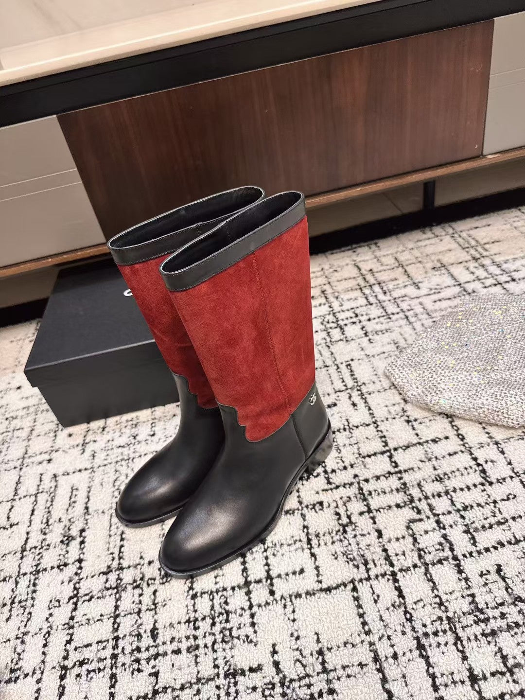 Chanel 25A Winter New Hight Boots Black Red Cowhide 393517