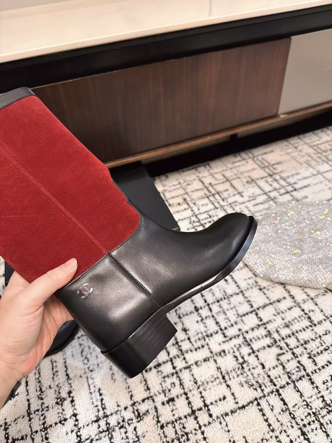 Chanel 25A Winter New Hight Boots Black Red Cowhide 393517