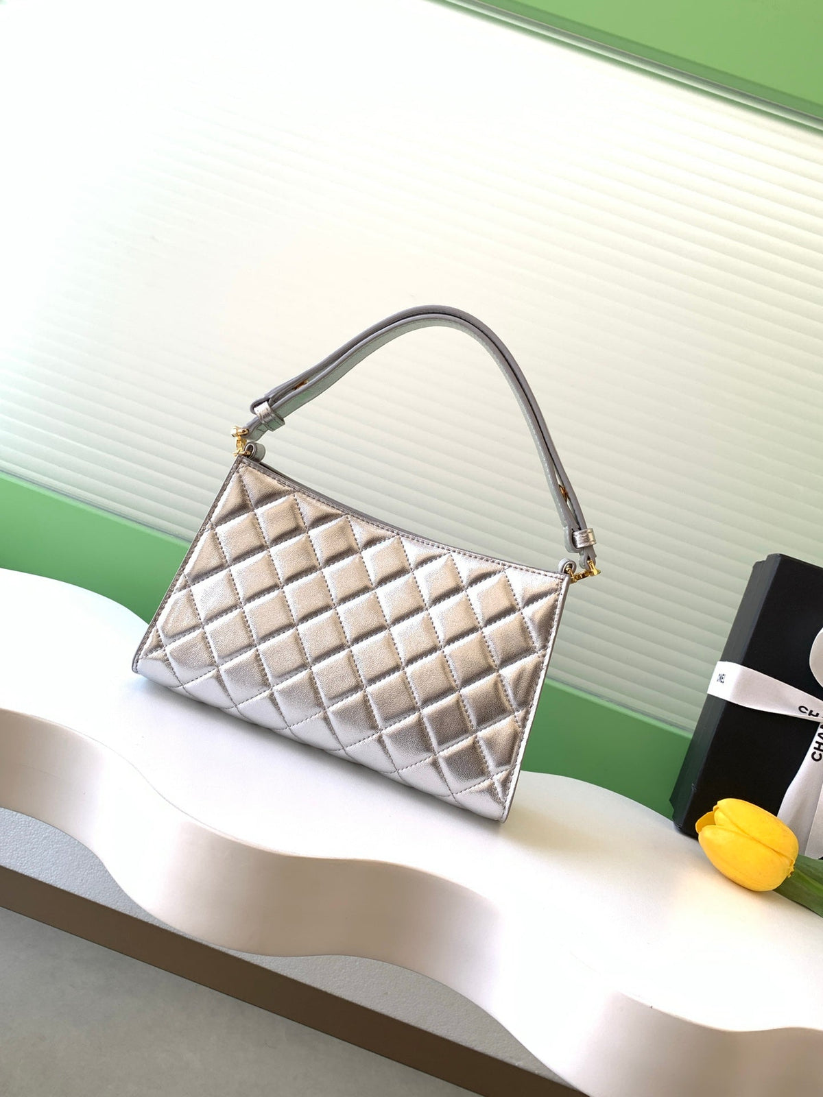 Chanel 25 Christmas Limited Hobo Shoulder Bag Silver Lambskin 324809