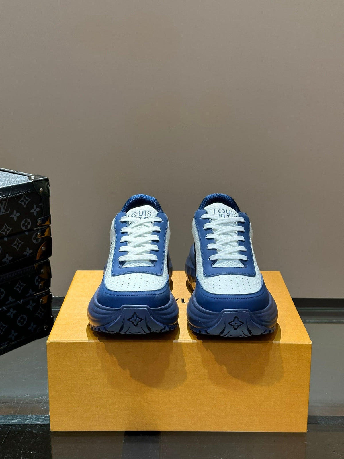 THICK-SOLED SNEAKER COBALT BLUE AND WHITE CALFSKIN
