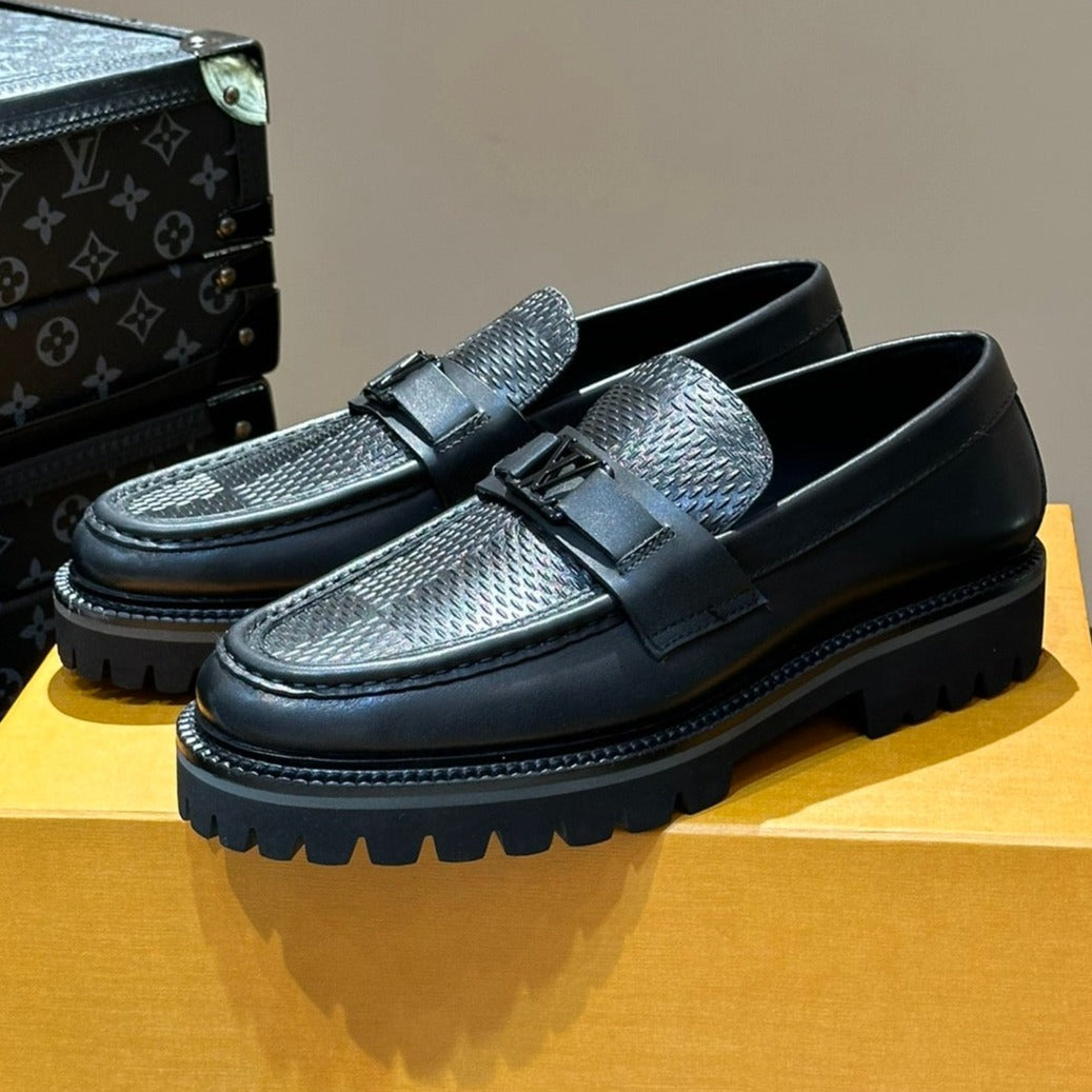 LV MAJOR LOAFER IN BLACK WITH PATERN CALFSKIN