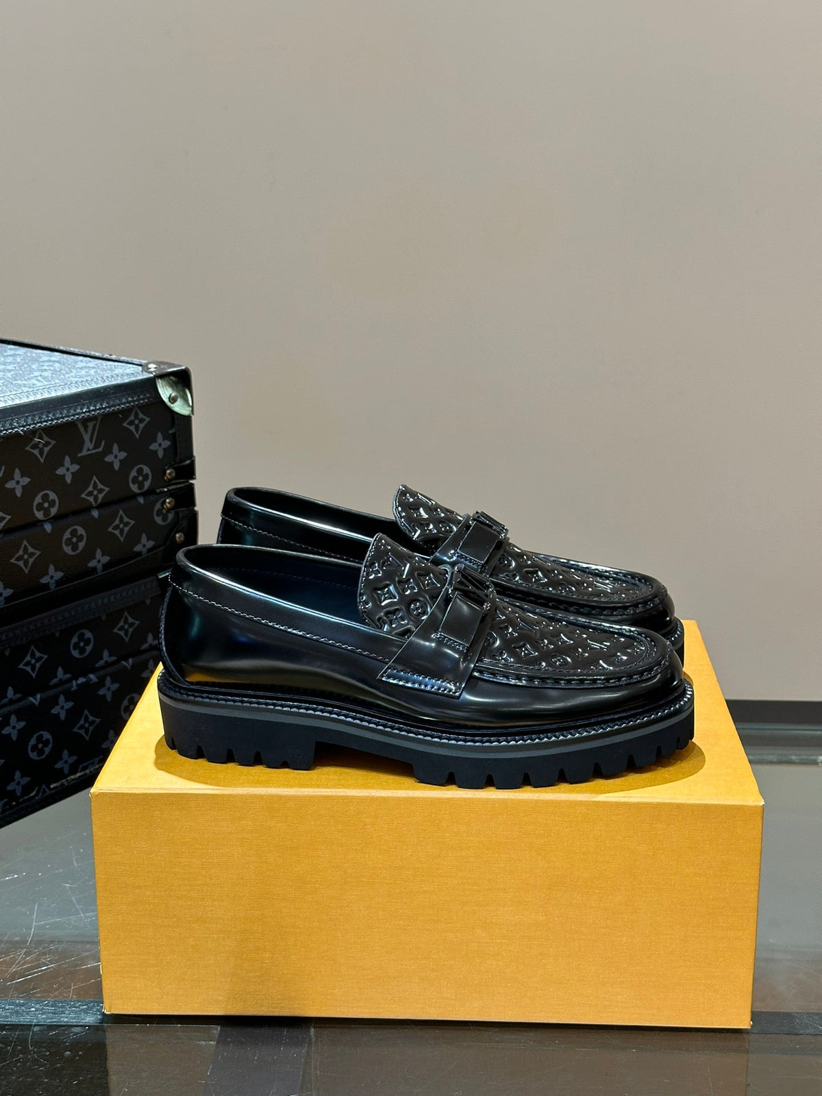 LV MAJOR LOAFER IN BLACK IMPRINT CALFSKIN